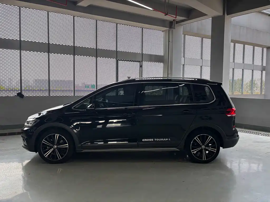 Volkswagen Touran — миниатюра 11