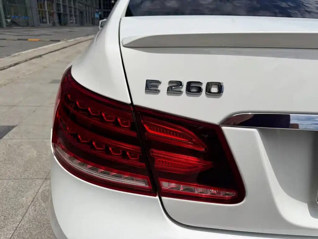 Mercedes-Benz E-Class (Import) — миниатюра 11