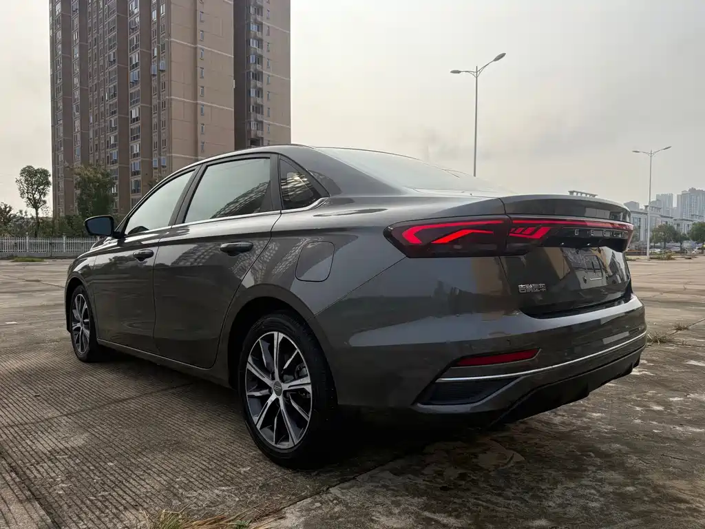 Geely Emgrand — миниатюра 7