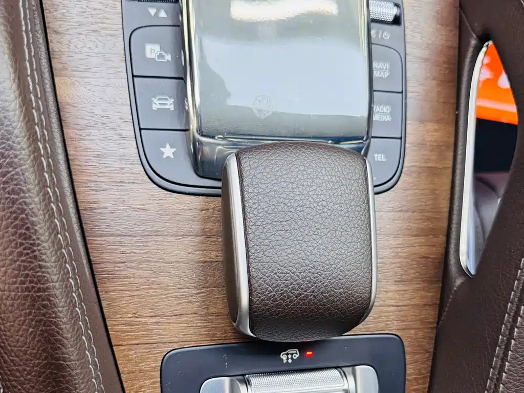 Mercedes-Benz GLS — миниатюра 10