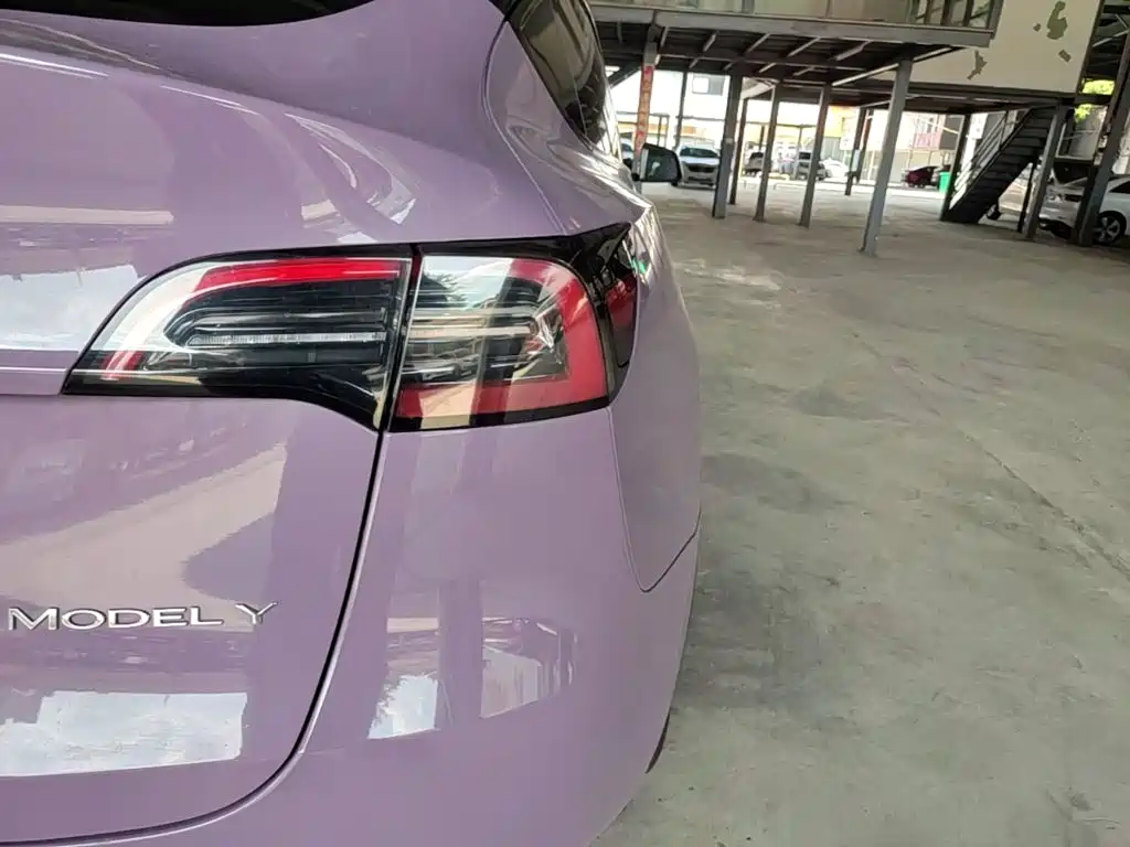 Tesla Model Y — миниатюра 8