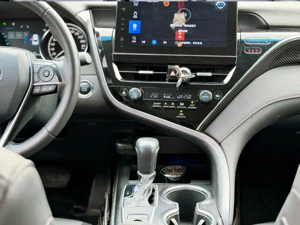 Toyota Camry — миниатюра 15