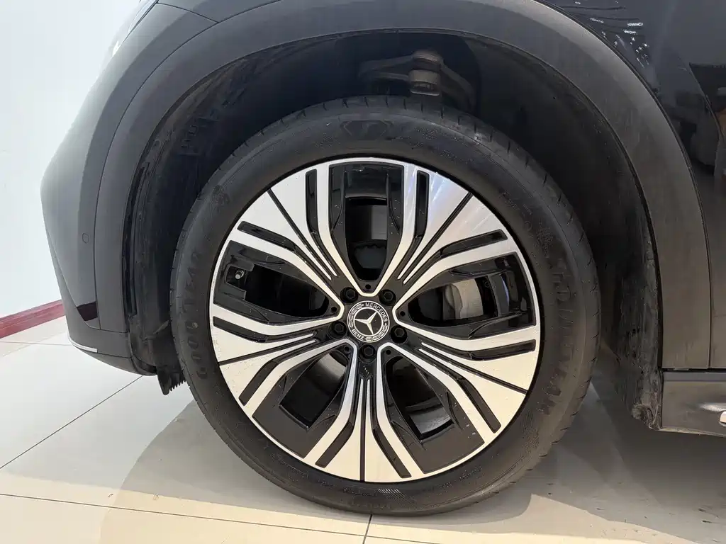 Mercedes-Benz EQE SUV — миниатюра 20