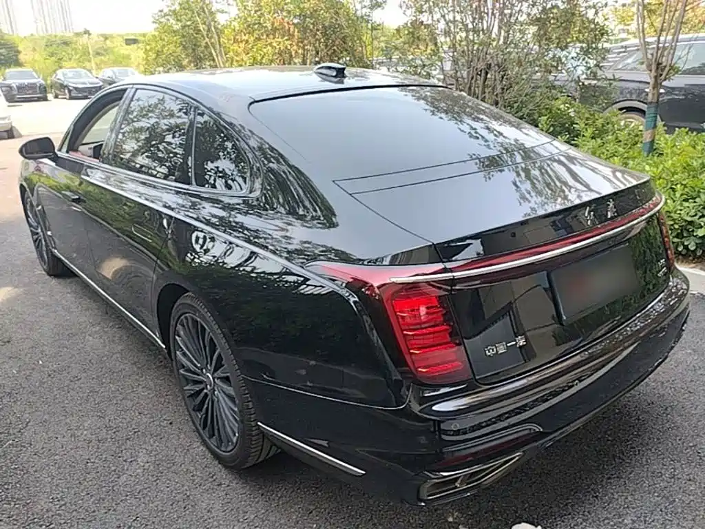 Hongqi H9 2025 2.0T 5 мест