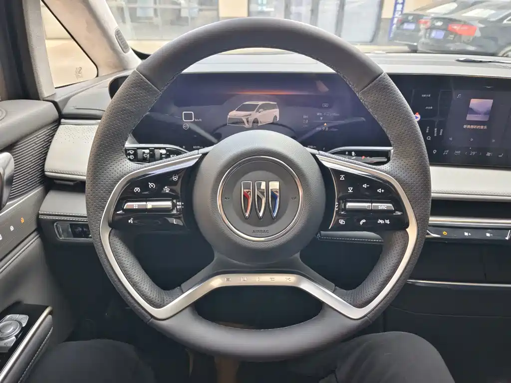 Buick GL8 — миниатюра 9