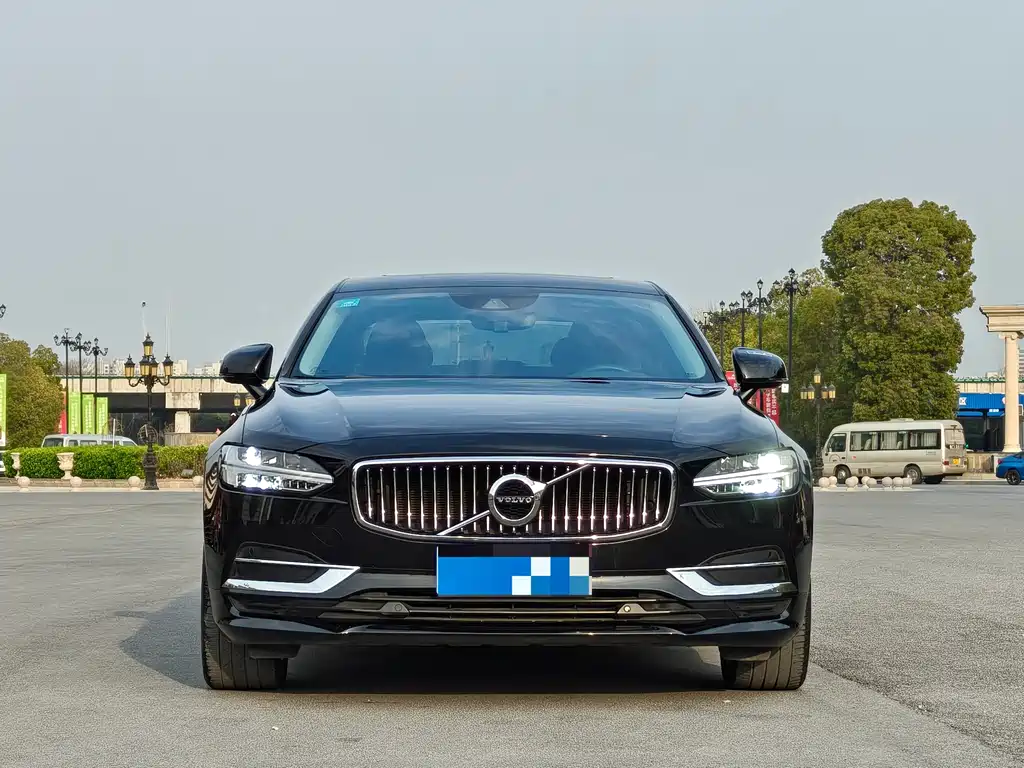 Volvo S90 2019 T4