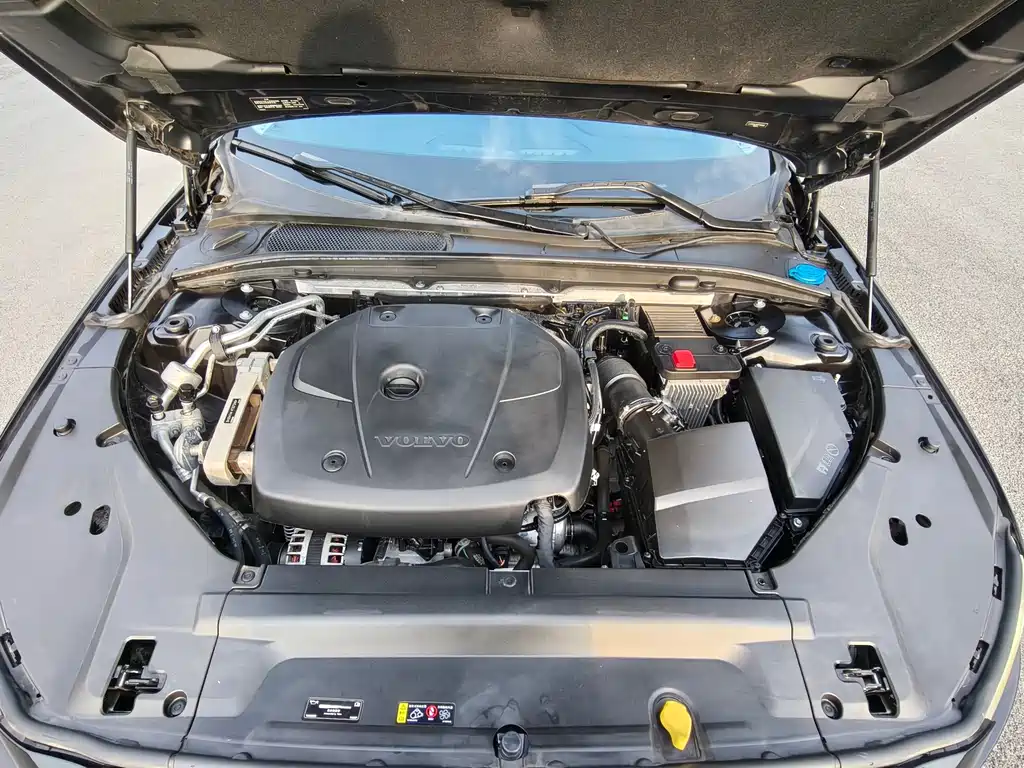 Volvo S90 2019 T4