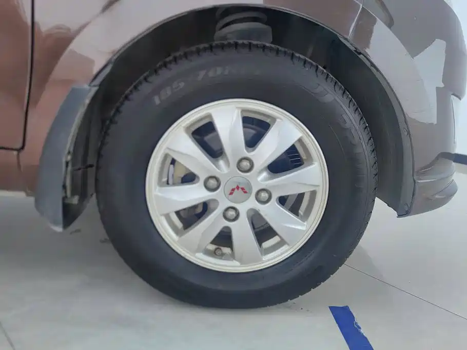 Wuling Hongguang — миниатюра 6