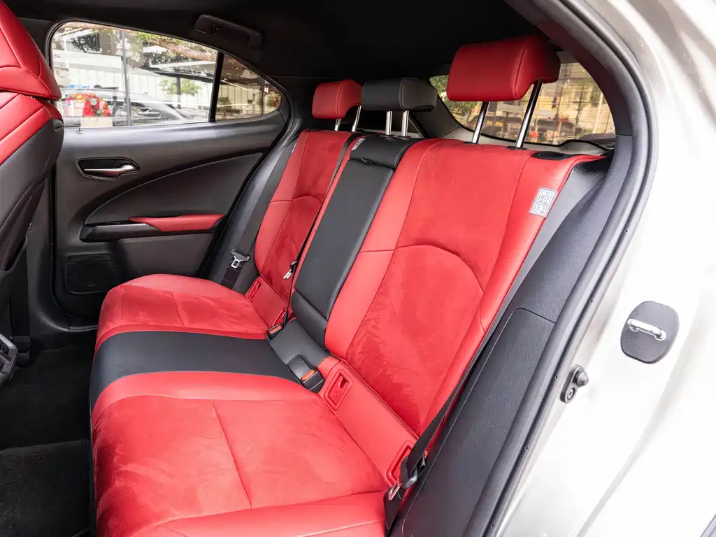 Lexus UX — миниатюра 12