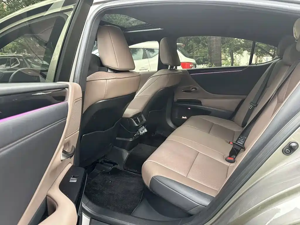 Lexus ES — миниатюра 6