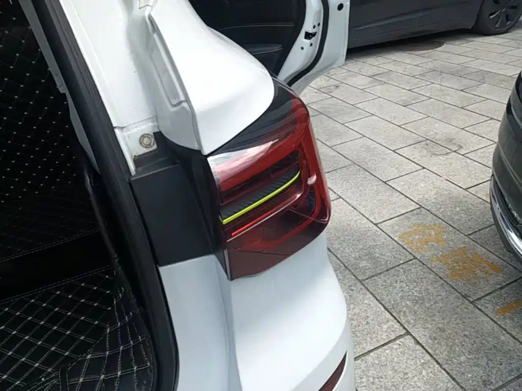 Roewe RX5 — миниатюра 8