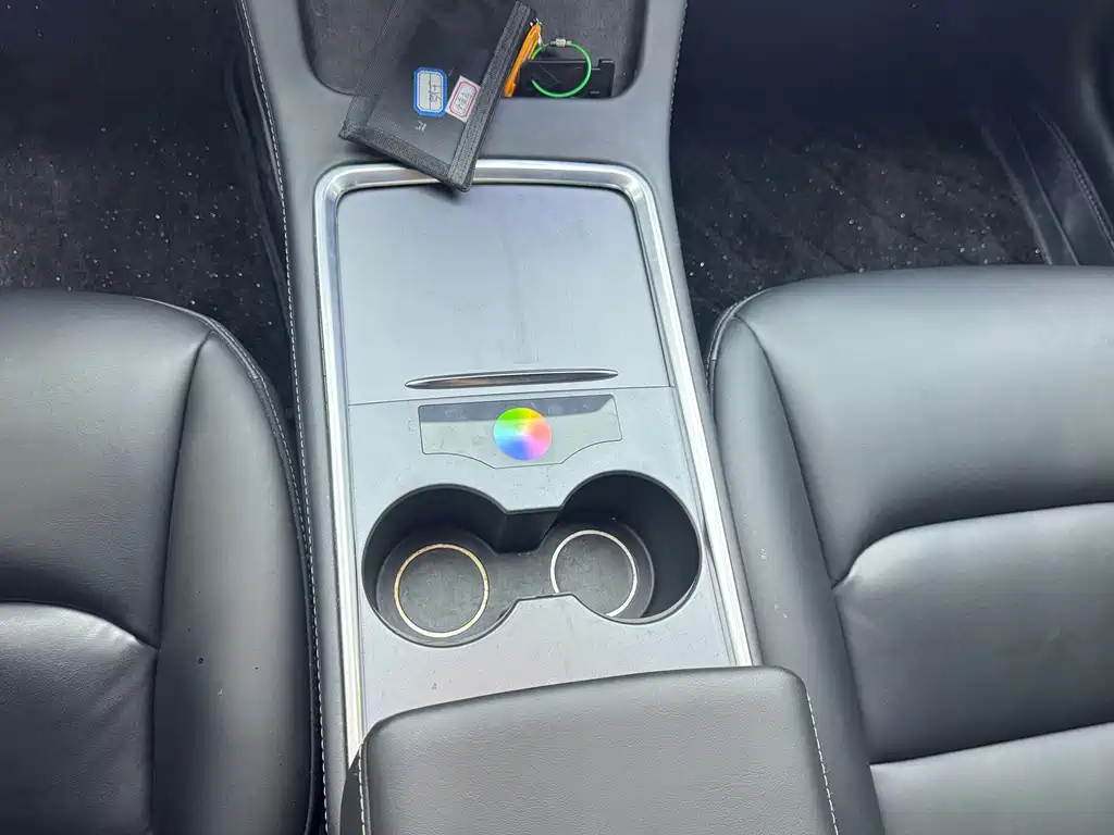 Tesla Model 3 — миниатюра 7