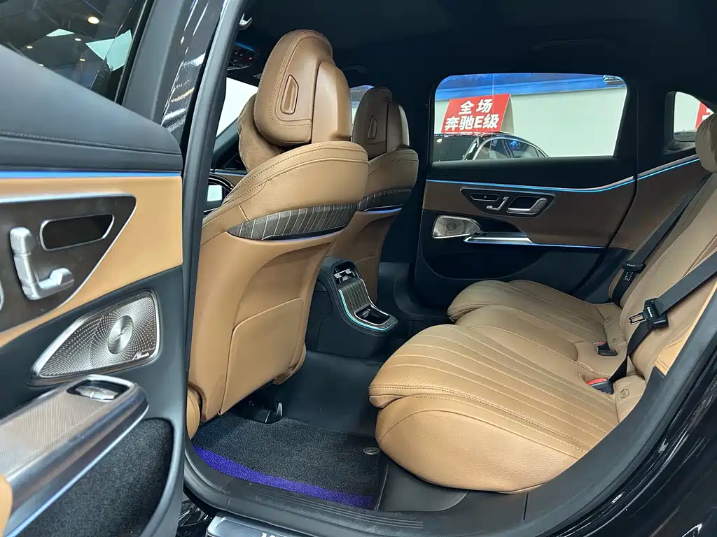 Mercedes-Benz E-Class — миниатюра 9
