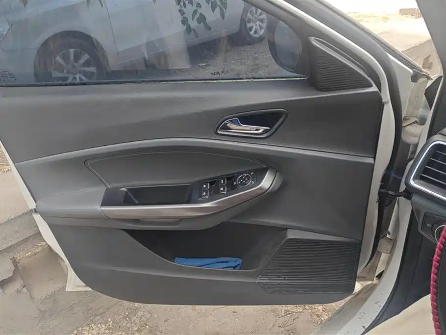 Ford Escort 2017 1.5L MT Fashion