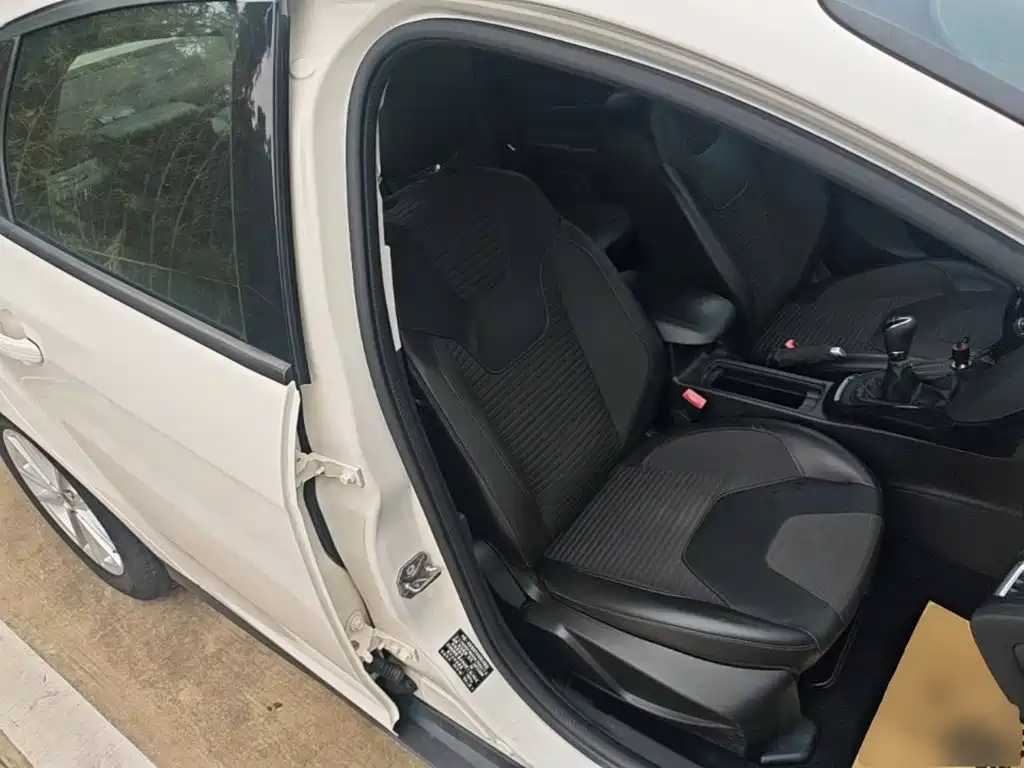 Ford Focus — миниатюра 25