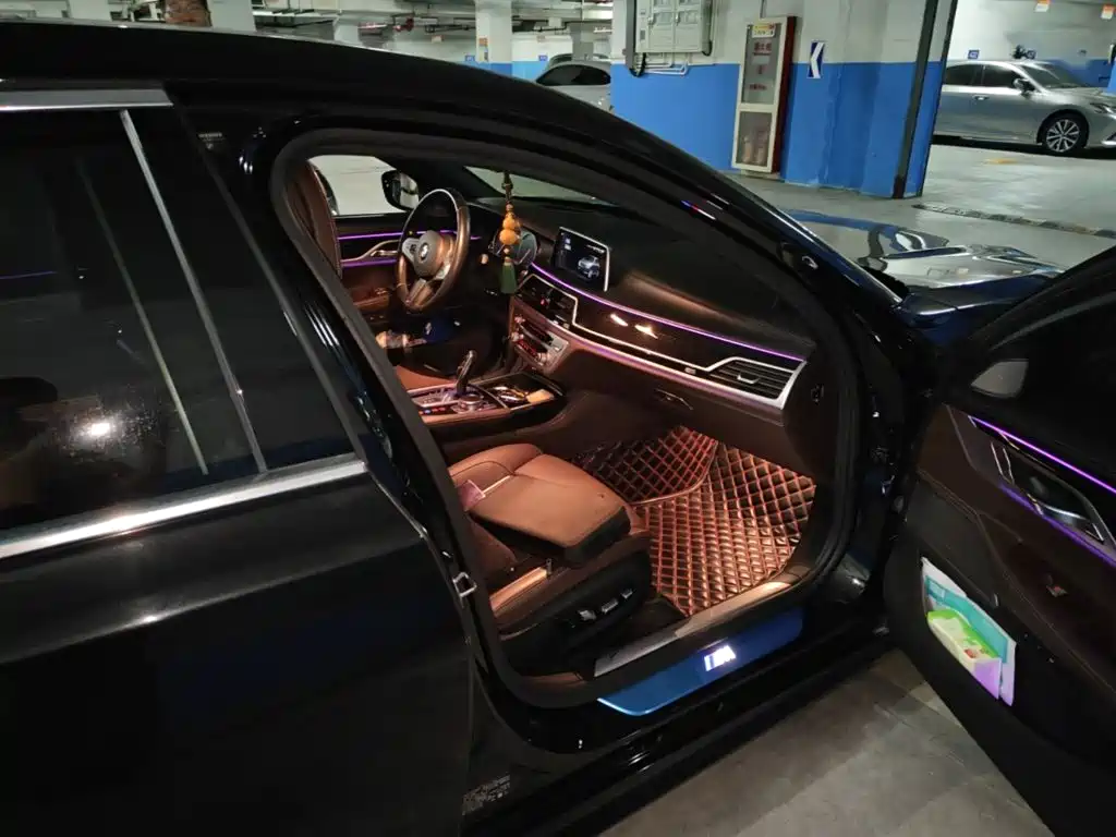 BMW 7 Series — миниатюра 19