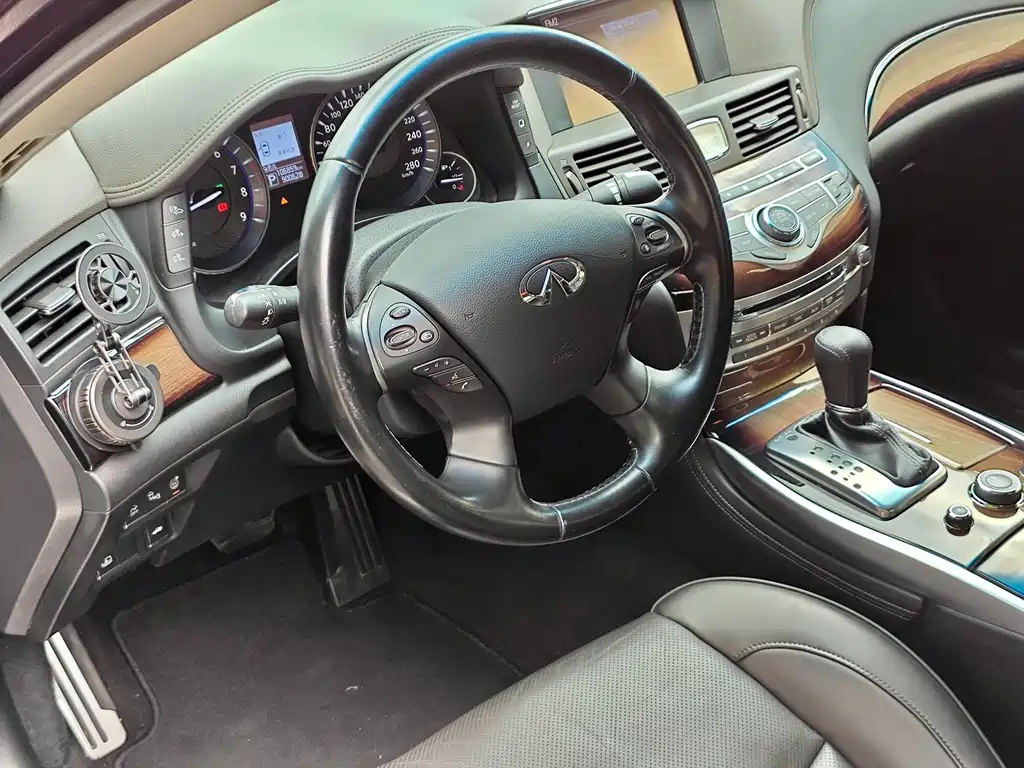Infiniti Q70 — миниатюра 15