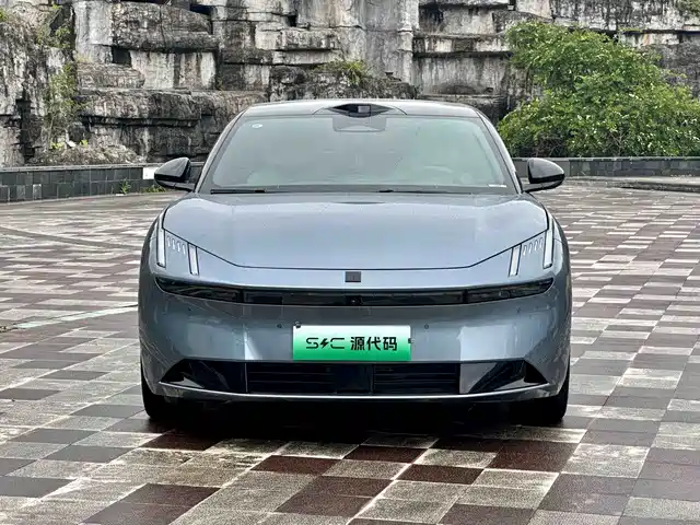 2024 Lynk & Co Z10