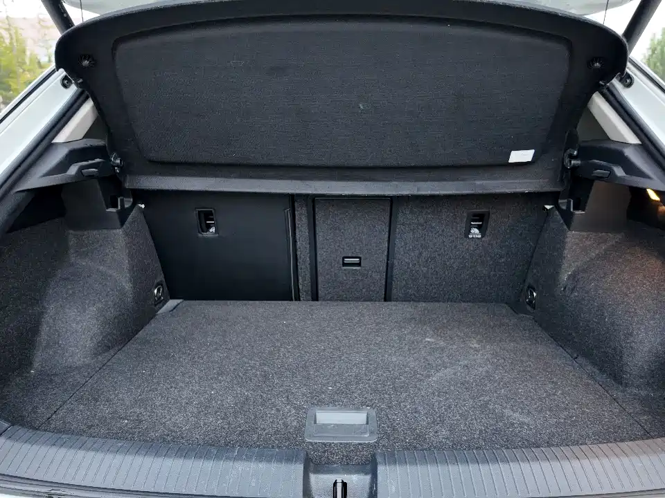 VOLKSWAGEN T ROC EXPLORING SONGS