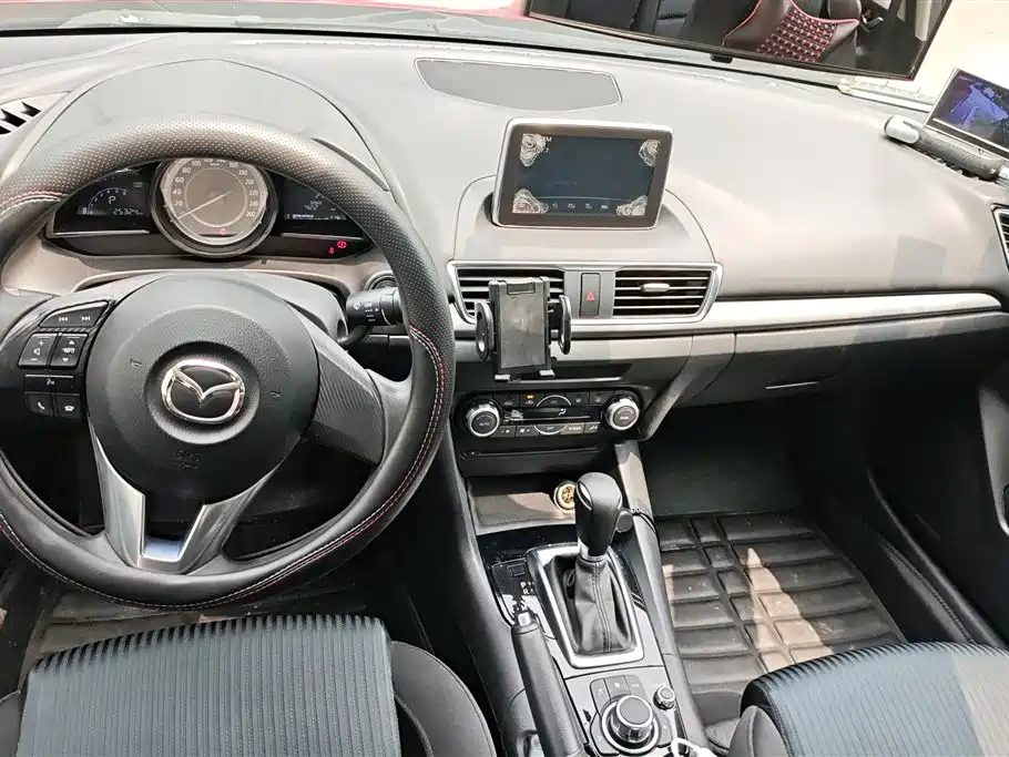 Mazda Mazda3 — фотографии объявления, Фото 12