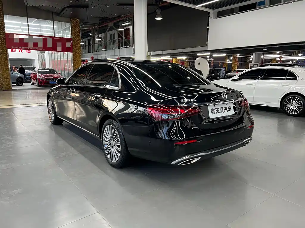 MERCEDES-BENZ E CLASS