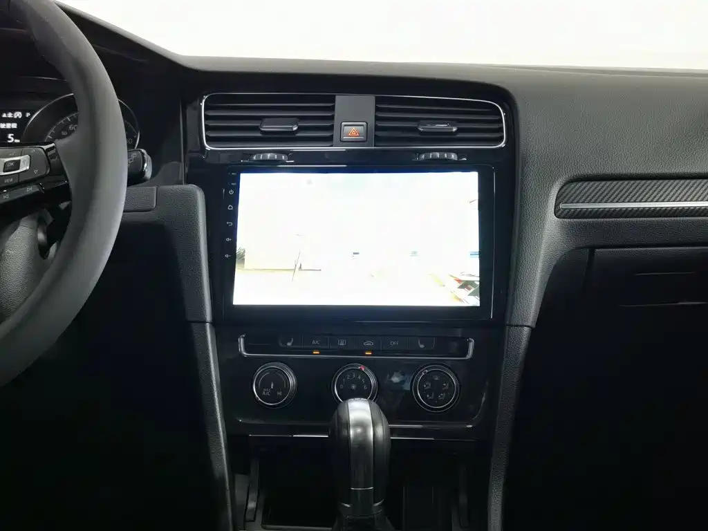 Volkswagen Golf — миниатюра 12