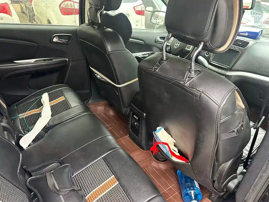 Dodge Journey — миниатюра 5