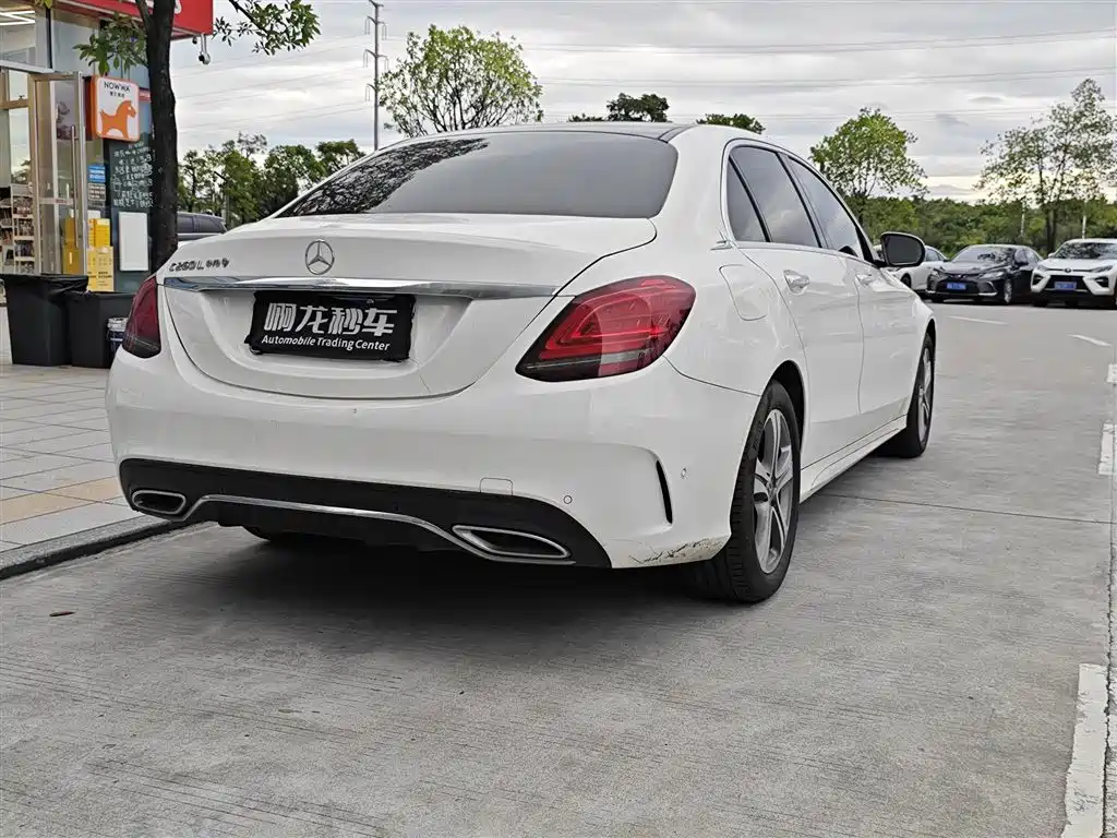 Mercedes-Benz C-Class — миниатюра 8