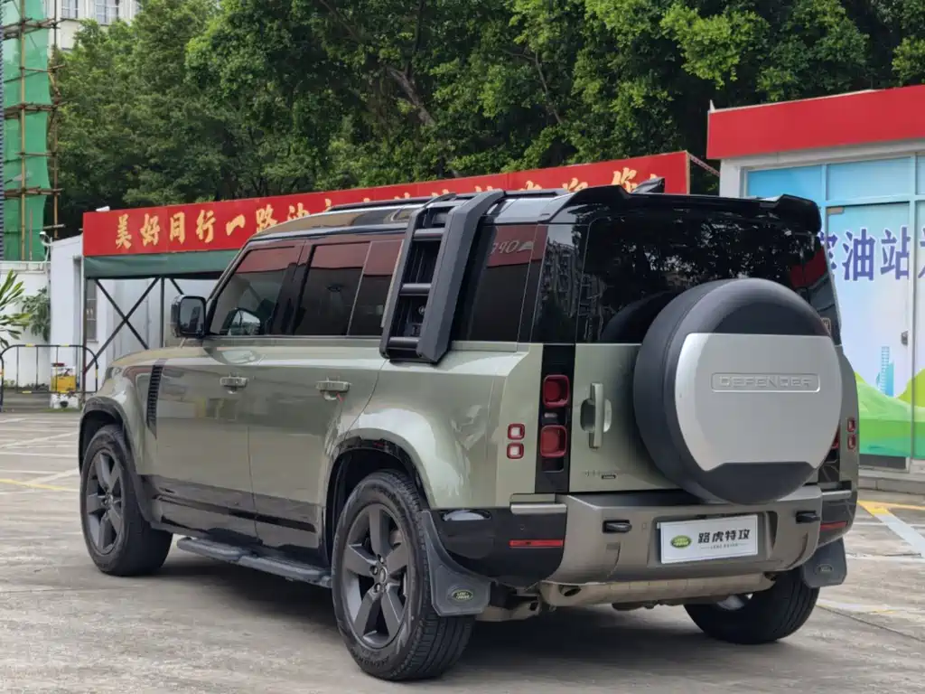 Land Rover Defender — миниатюра 10