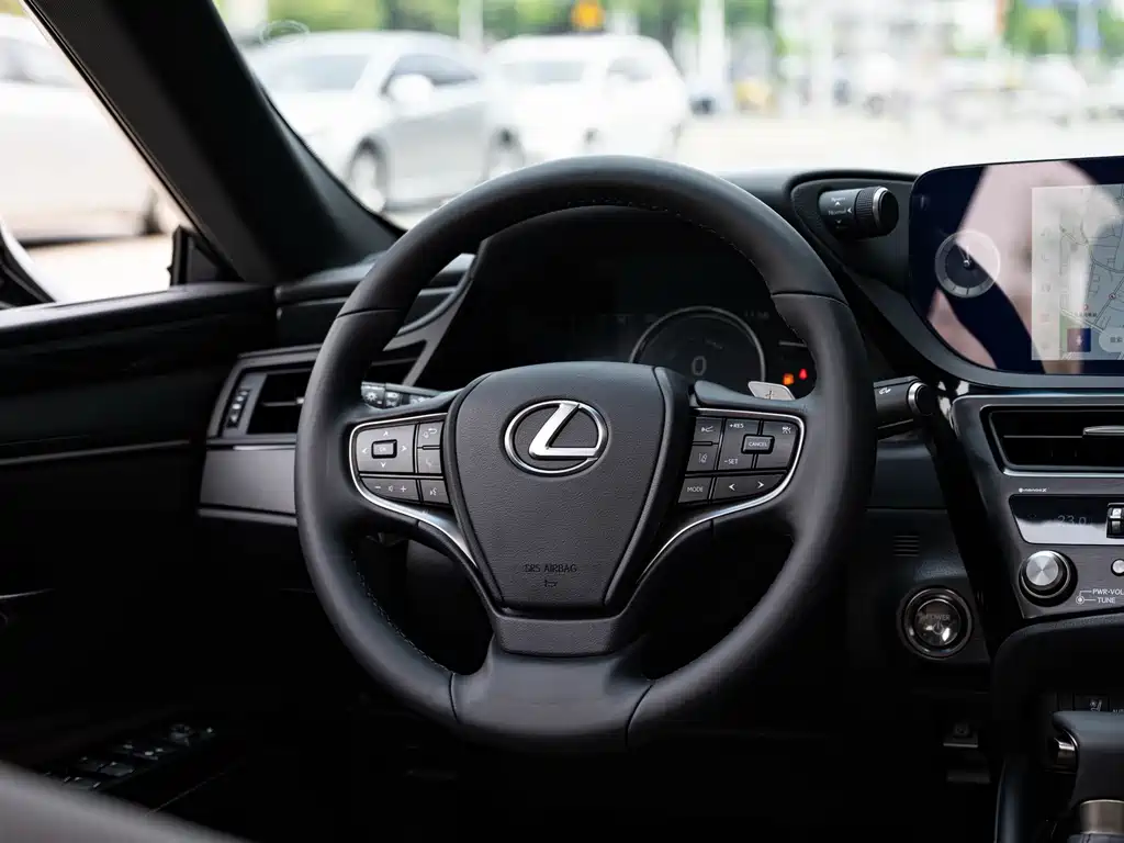 Lexus ES — миниатюра 14