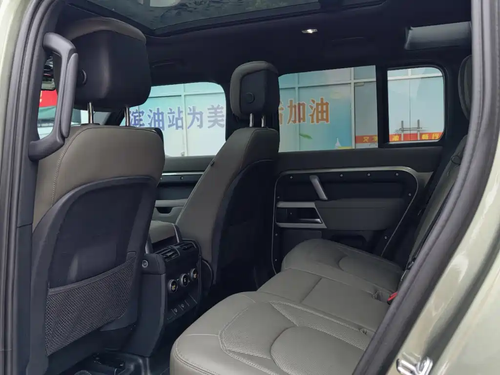 Land Rover Defender — миниатюра 9