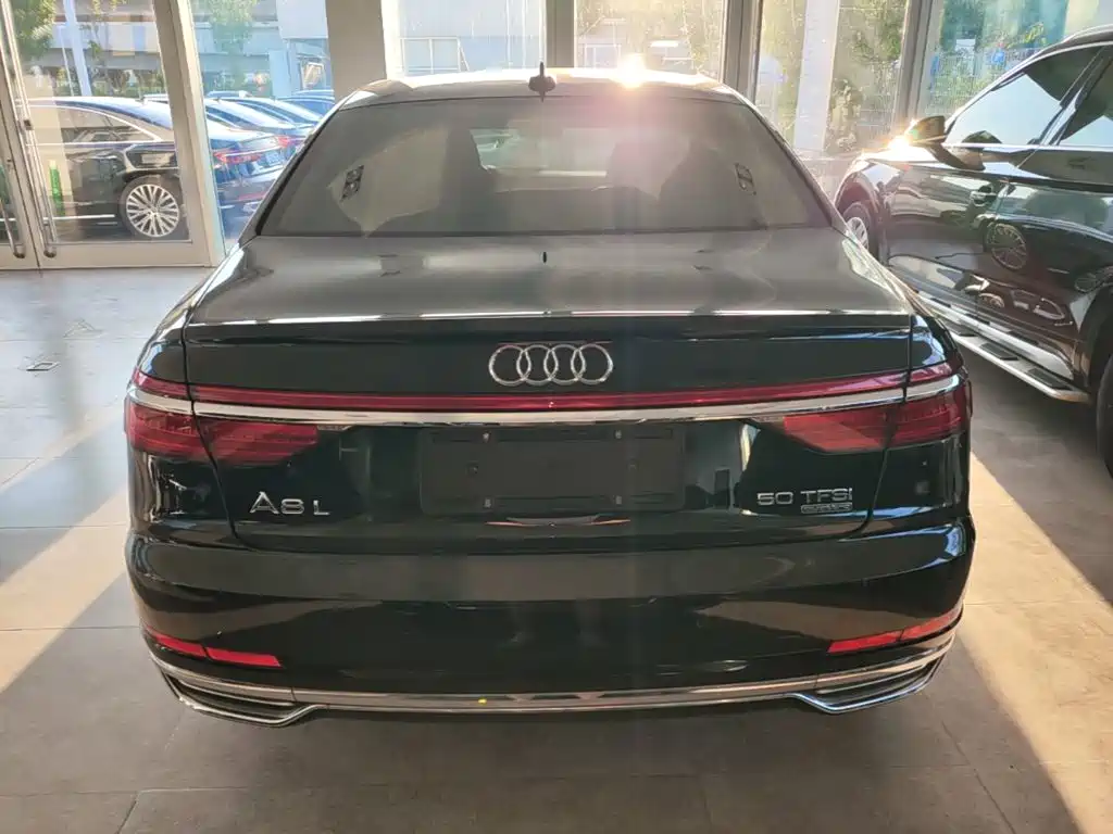 Audi A8 — миниатюра 6