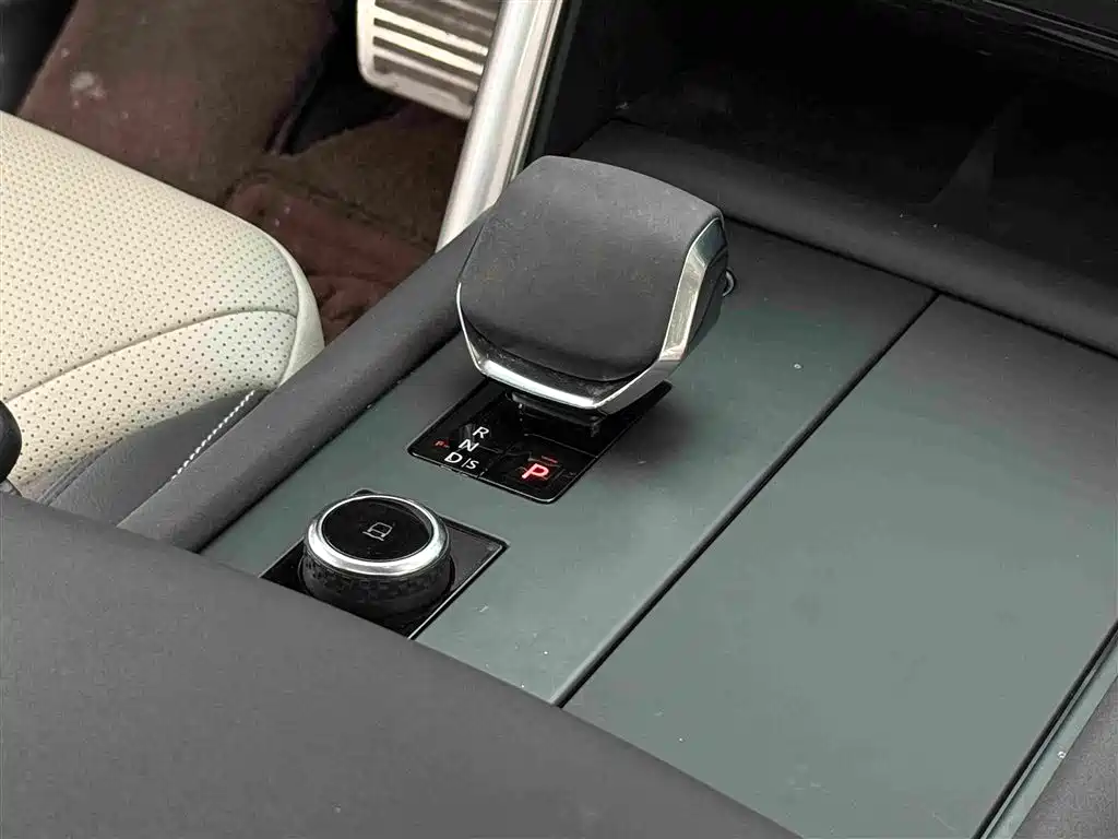 Land Rover Discovery — миниатюра 9