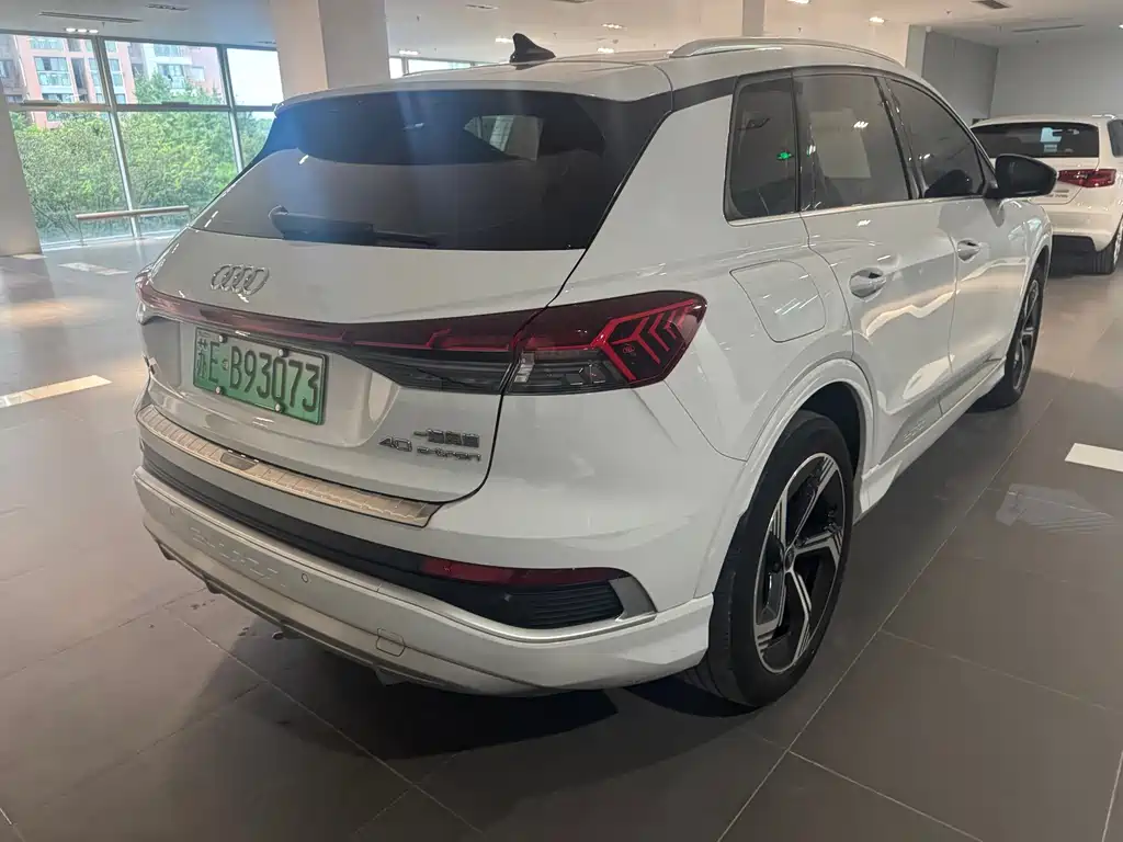 Audi Q4 e-tron — миниатюра 9