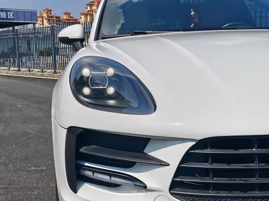 Porsche Macan — миниатюра 4