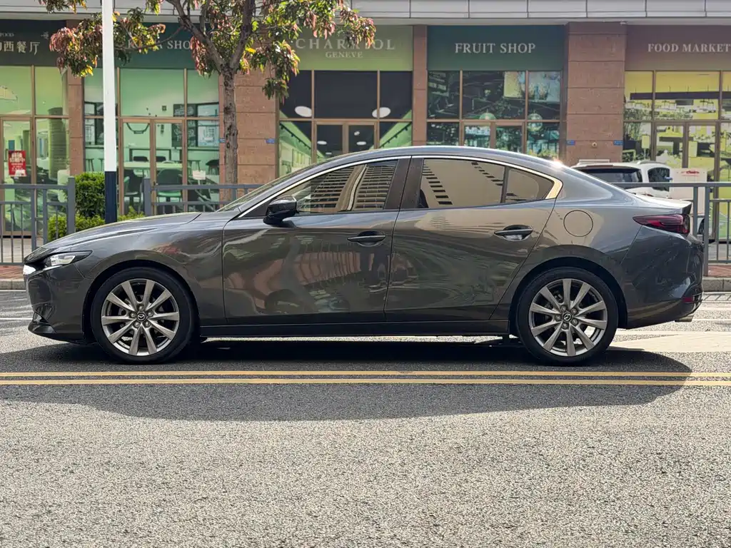 Mazda 3 Axela — миниатюра 12