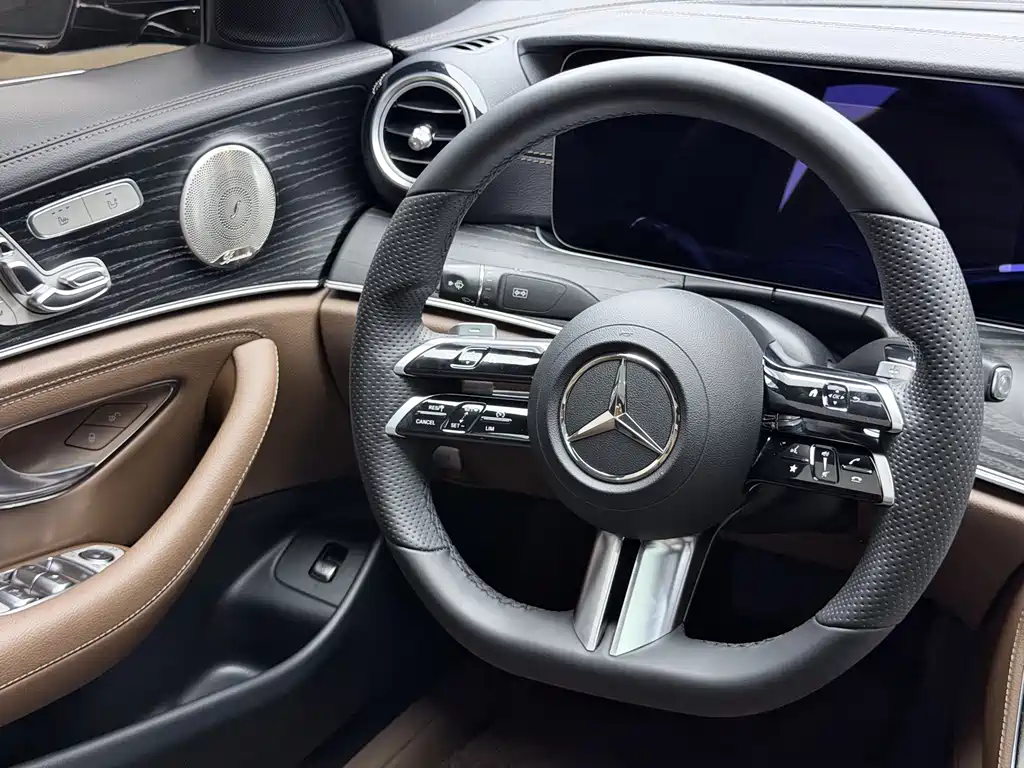Mercedes-Benz E-Class — миниатюра 28