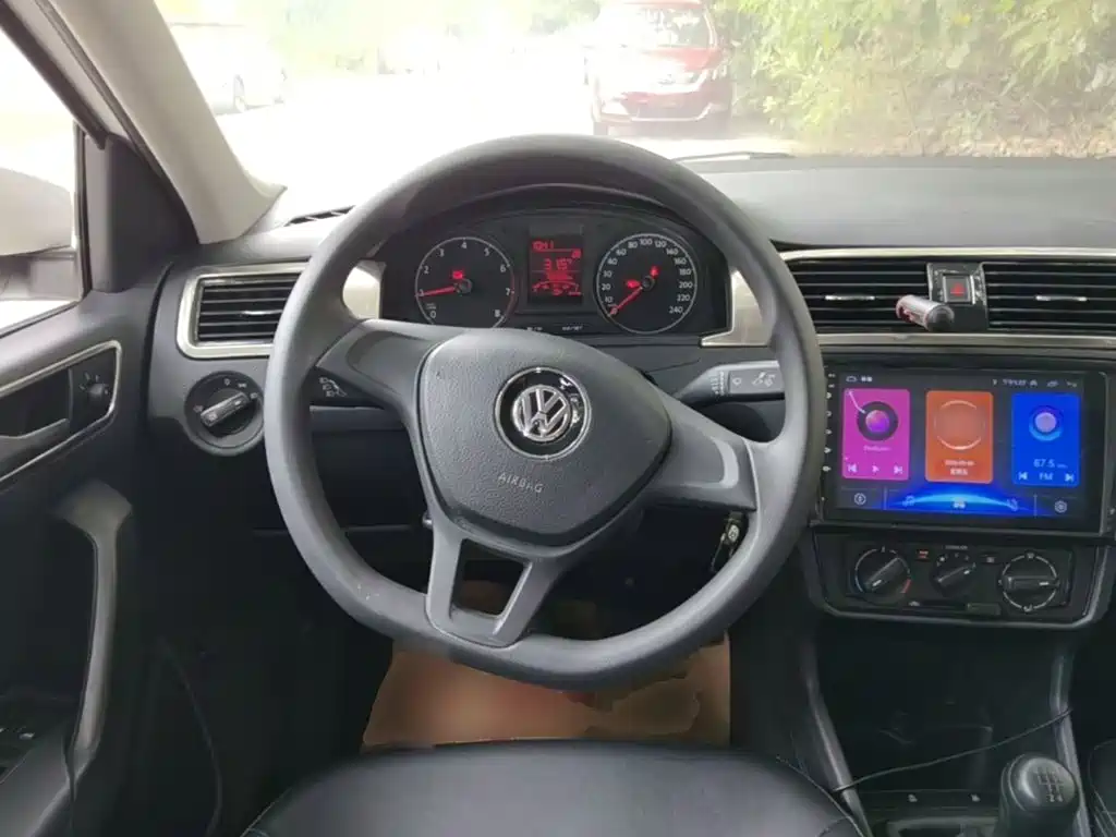 Volkswagen Santana — миниатюра 11