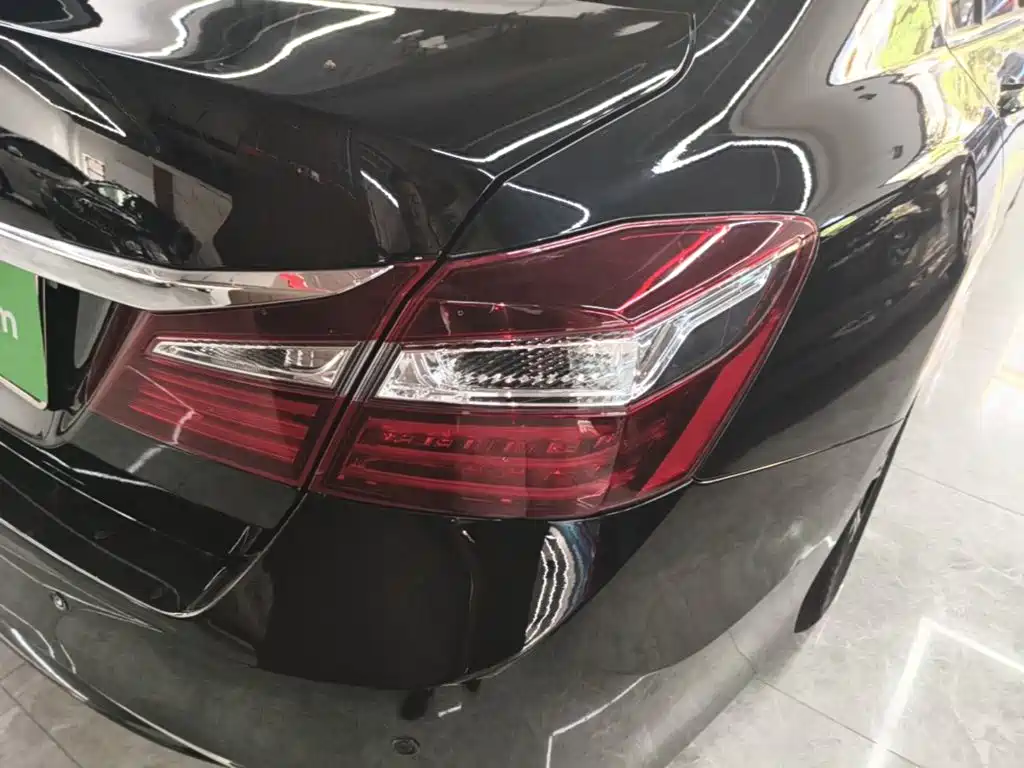 Honda Accord — миниатюра 8