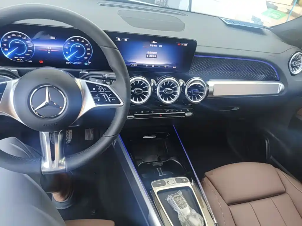 Mercedes-Benz EQB — миниатюра 10