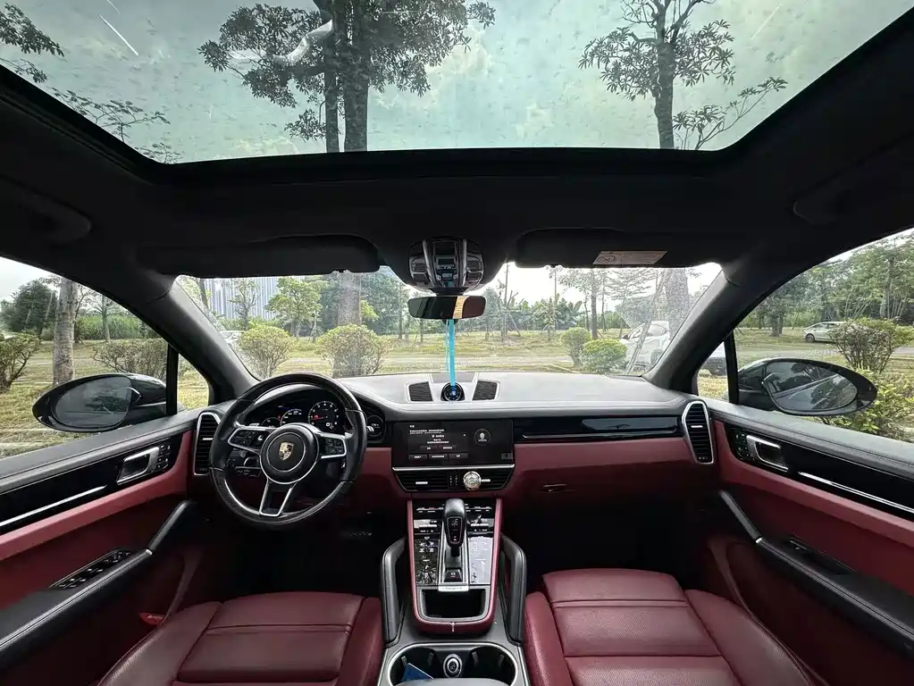 Porsche Cayenne — миниатюра 6