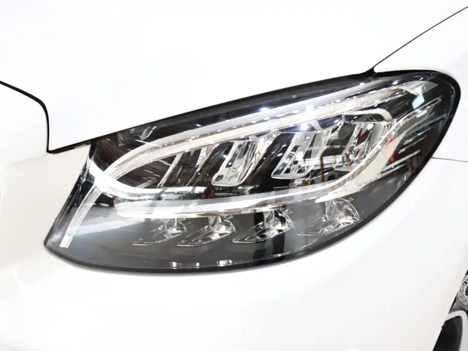 Mercedes-Benz C-Class — миниатюра 7