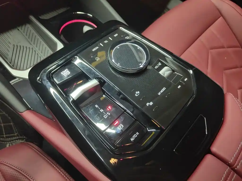 BMW 5 Series — миниатюра 14