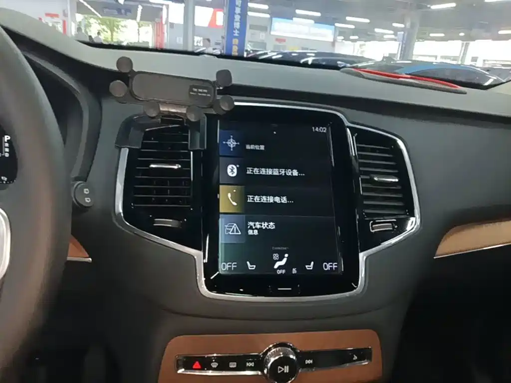Volvo XC90 — миниатюра 13