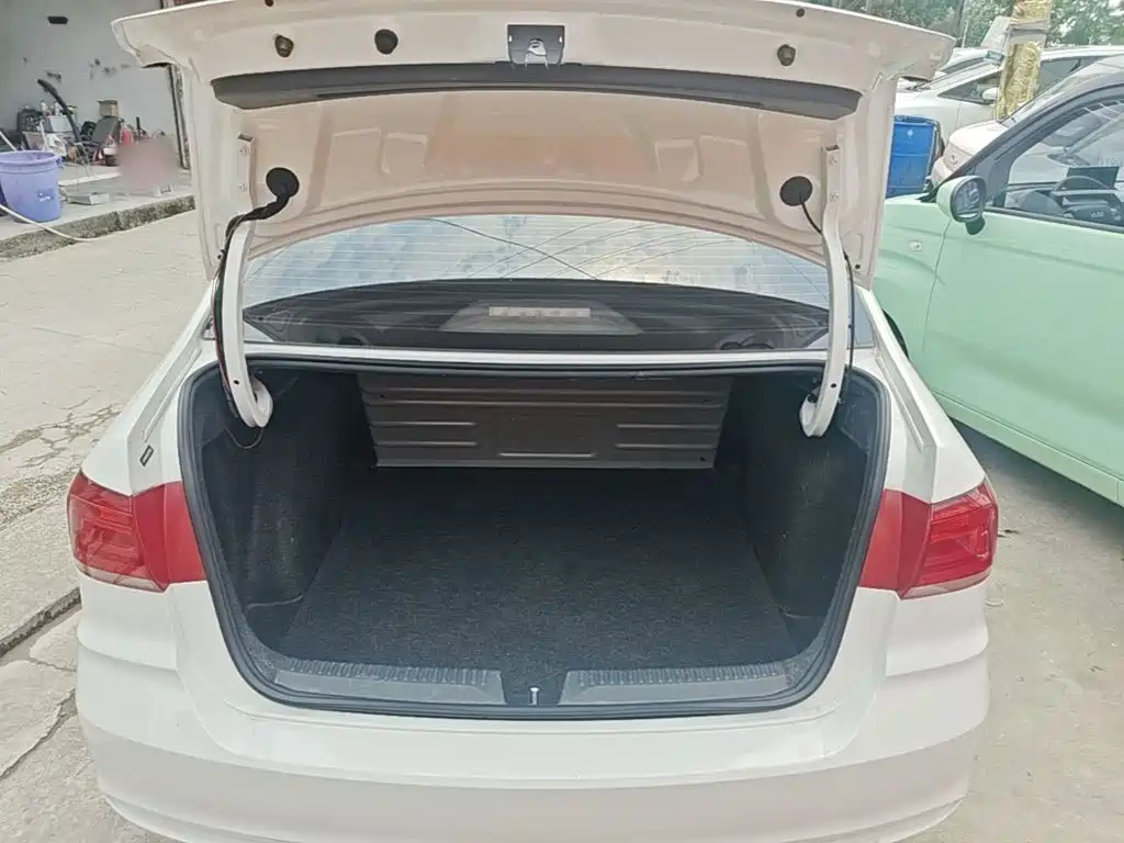 Volkswagen Santana — миниатюра 19