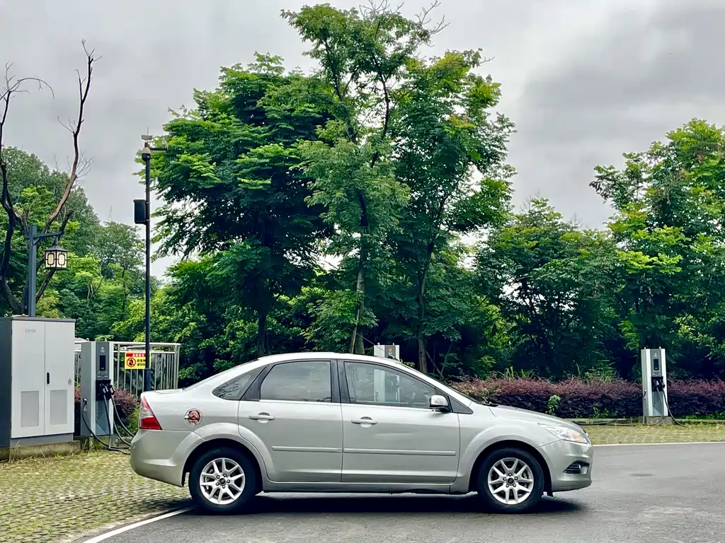 Ford Focus 2011 1.8L MT Comfort