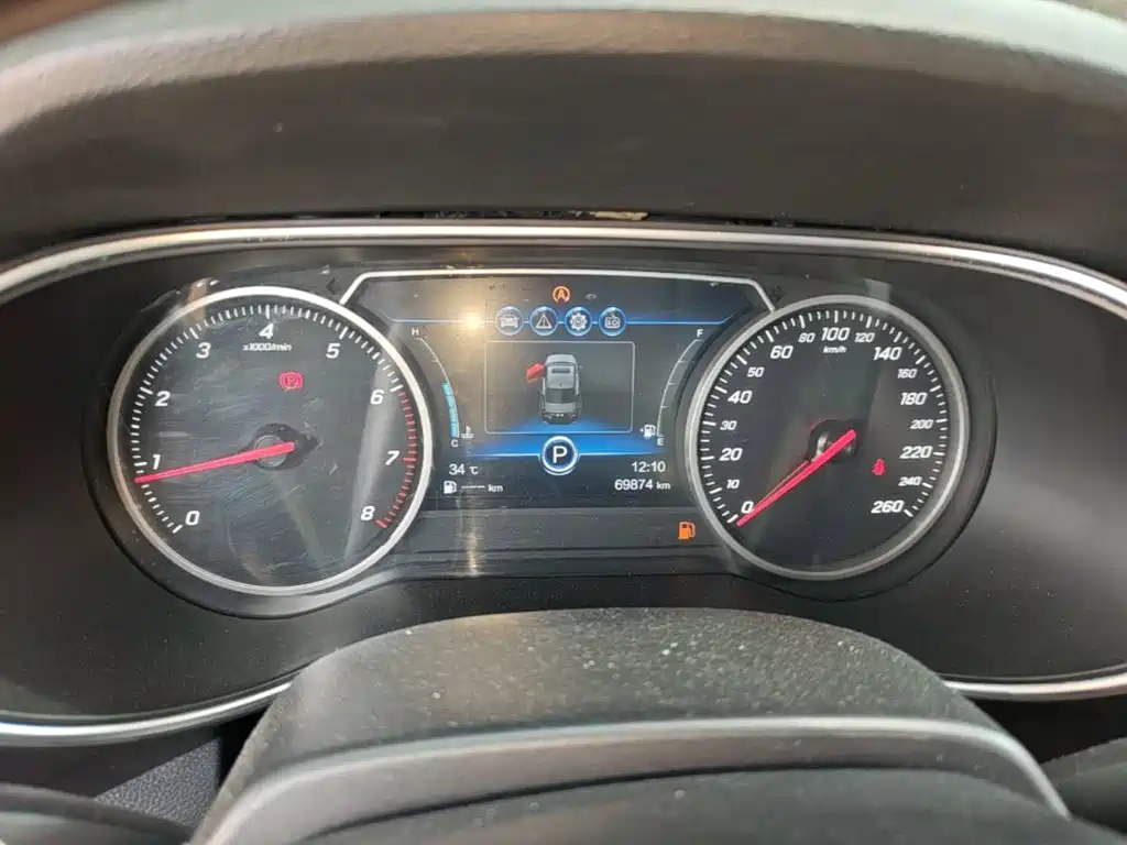 Hongqi Hongqi H5 — миниатюра 12