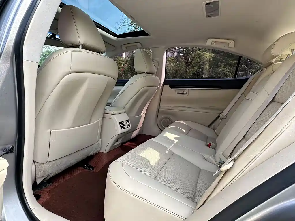 Lexus ES — миниатюра 15