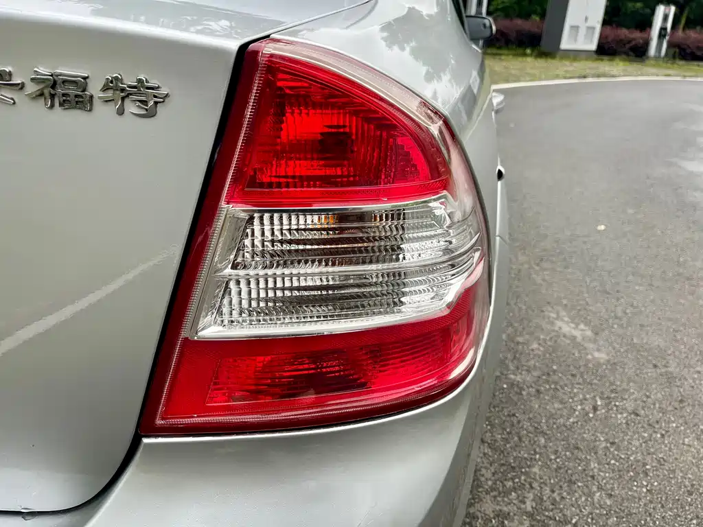 Ford Focus 2011 1.8L MT Comfort