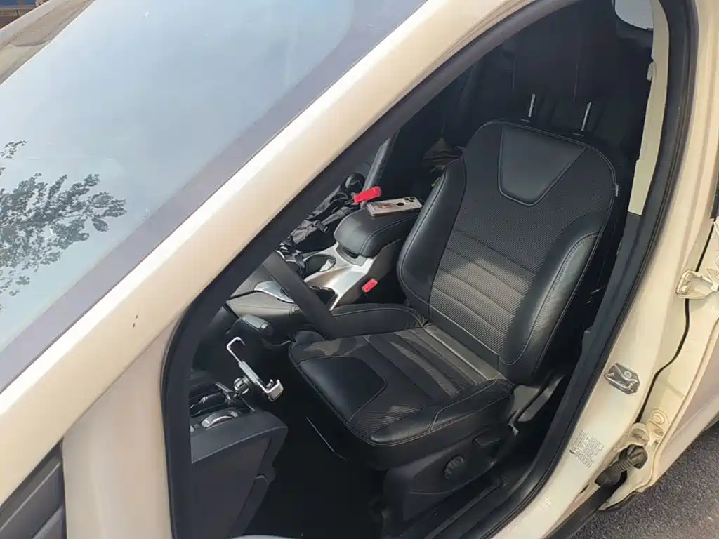 Ford Kuga — миниатюра 15